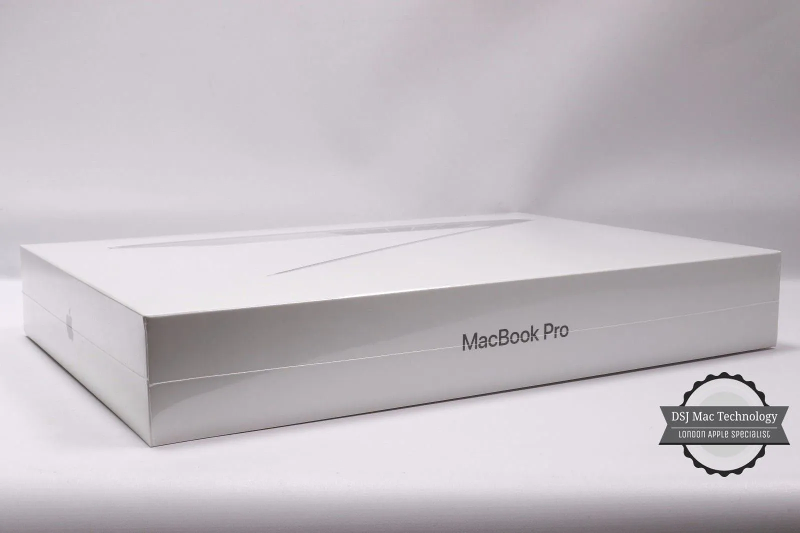 2019 Apple MacBook Pro 15" 2.6GHz 6 Core i7 16GB 256GB RRP£2399 FCPX/Logic/CS6