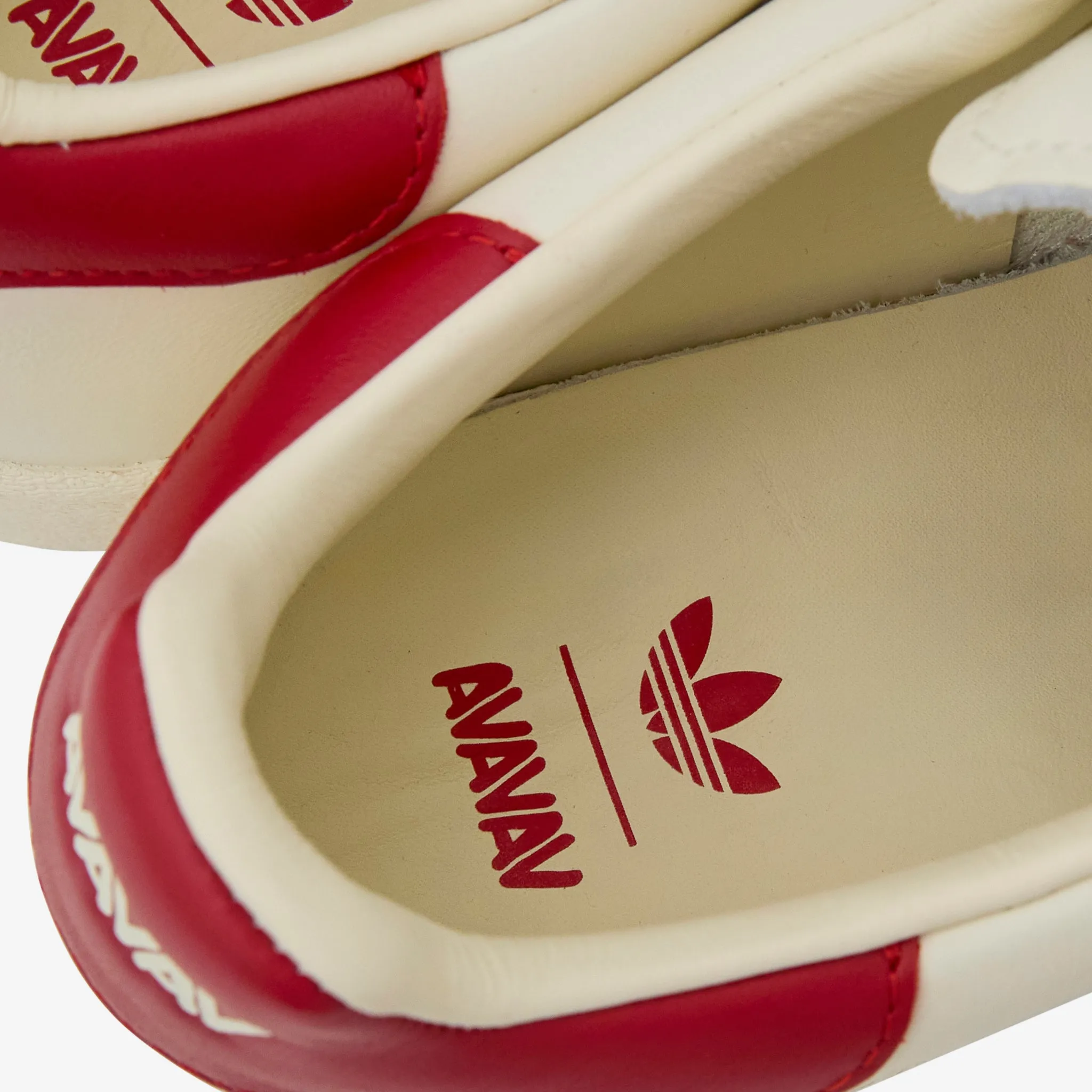 Avavav x Women's Superfinger Superstar Better Scarlet | Cream White | Better Scarlet