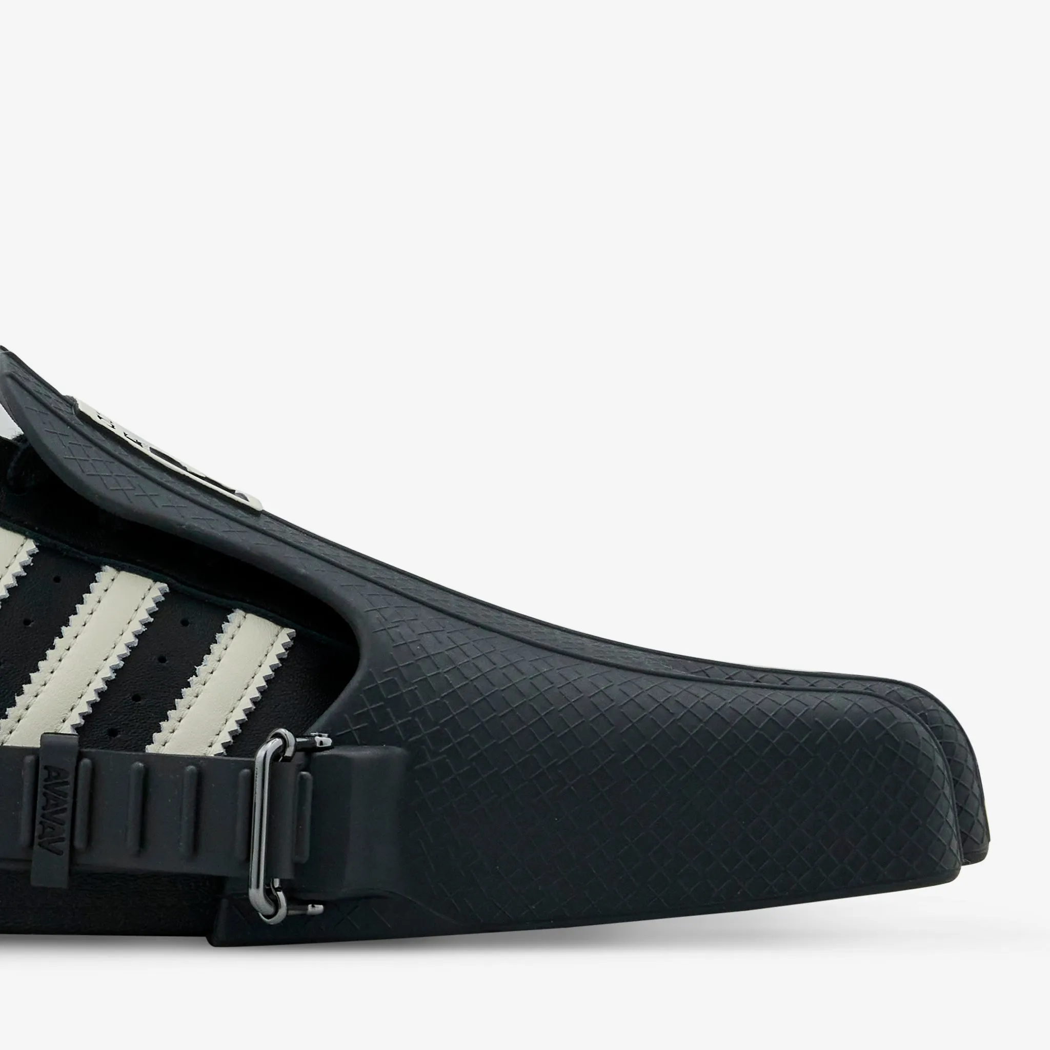 Avavav x Women's Superfinger Superstar Core Black | Cream White | Core Black