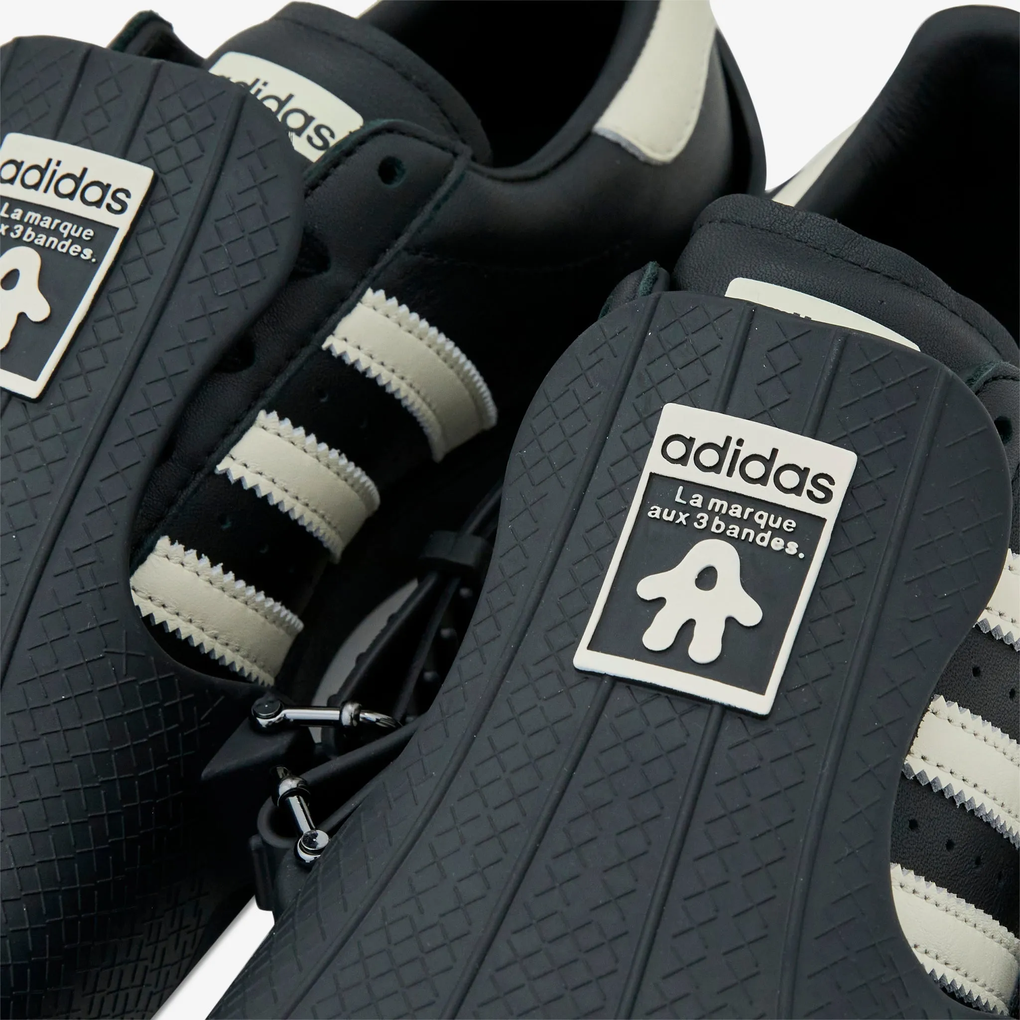 Avavav x Women's Superfinger Superstar Core Black | Cream White | Core Black